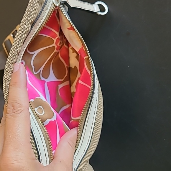 GUESS Fanny Pack Belt Bag Taupe Brown Fabric - Picture 6 of 7